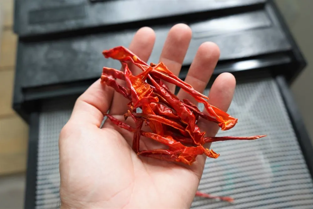 How To Dry Cayenne Peppers