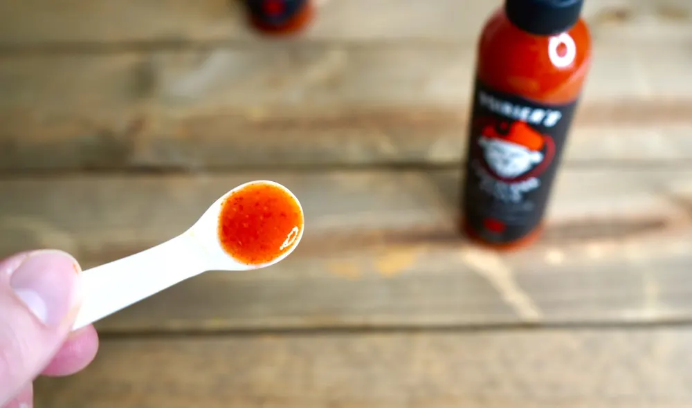 Poiriers Hot Sauce Pour texture