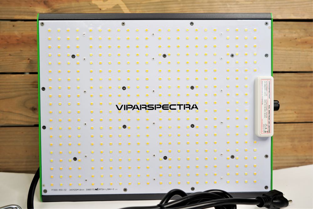 Viparspectra p1500 LED bulbs off