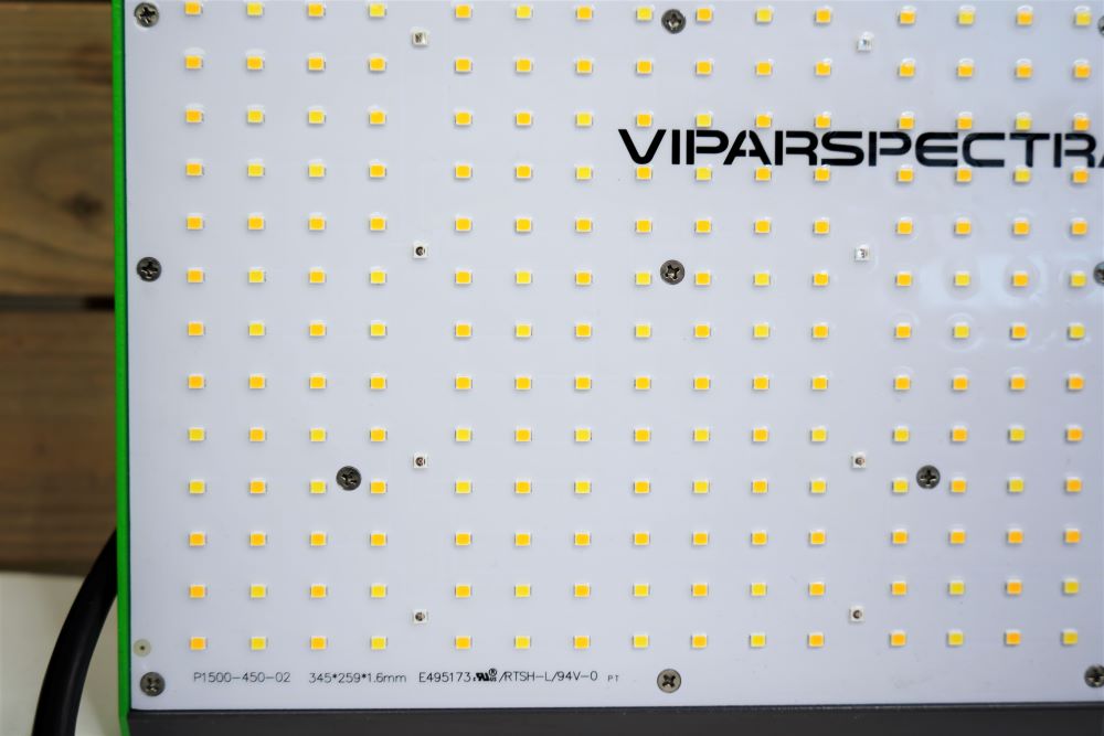 Viparspectra p1500 LEDs Closeup