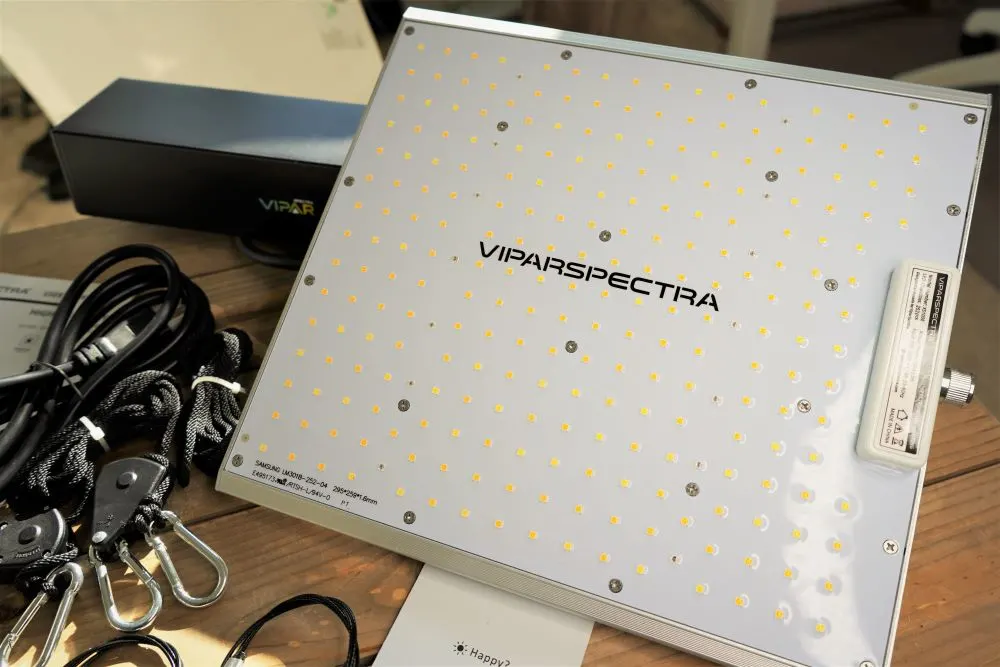 ViparSpectra XS1000 Grow Light Review - Pepper Geek