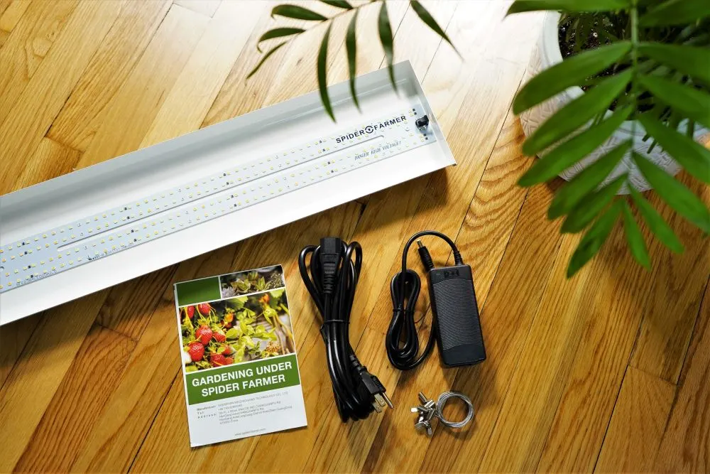 Spider Farmer SF600 grow light and power cable