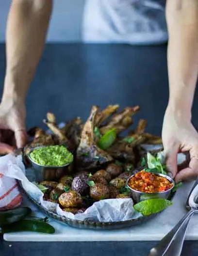 Lamb chops with poblano sauce