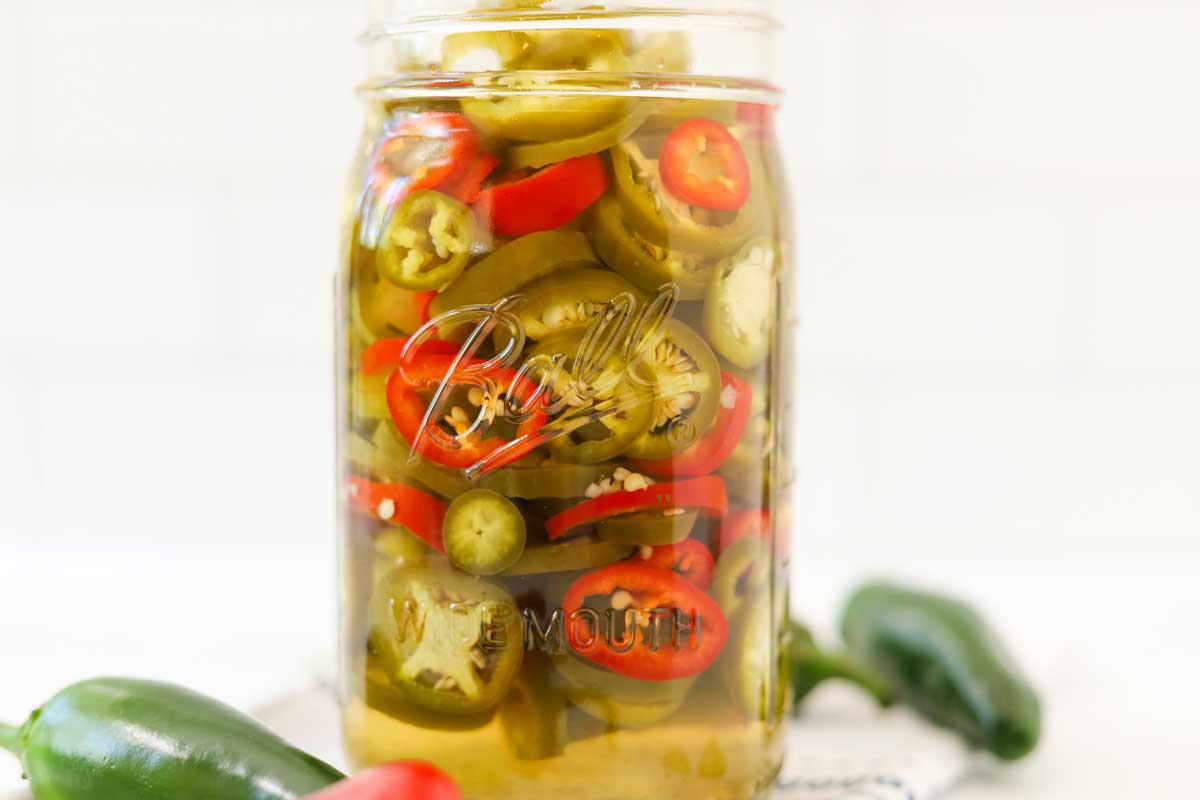 pickled jalapeno peppers