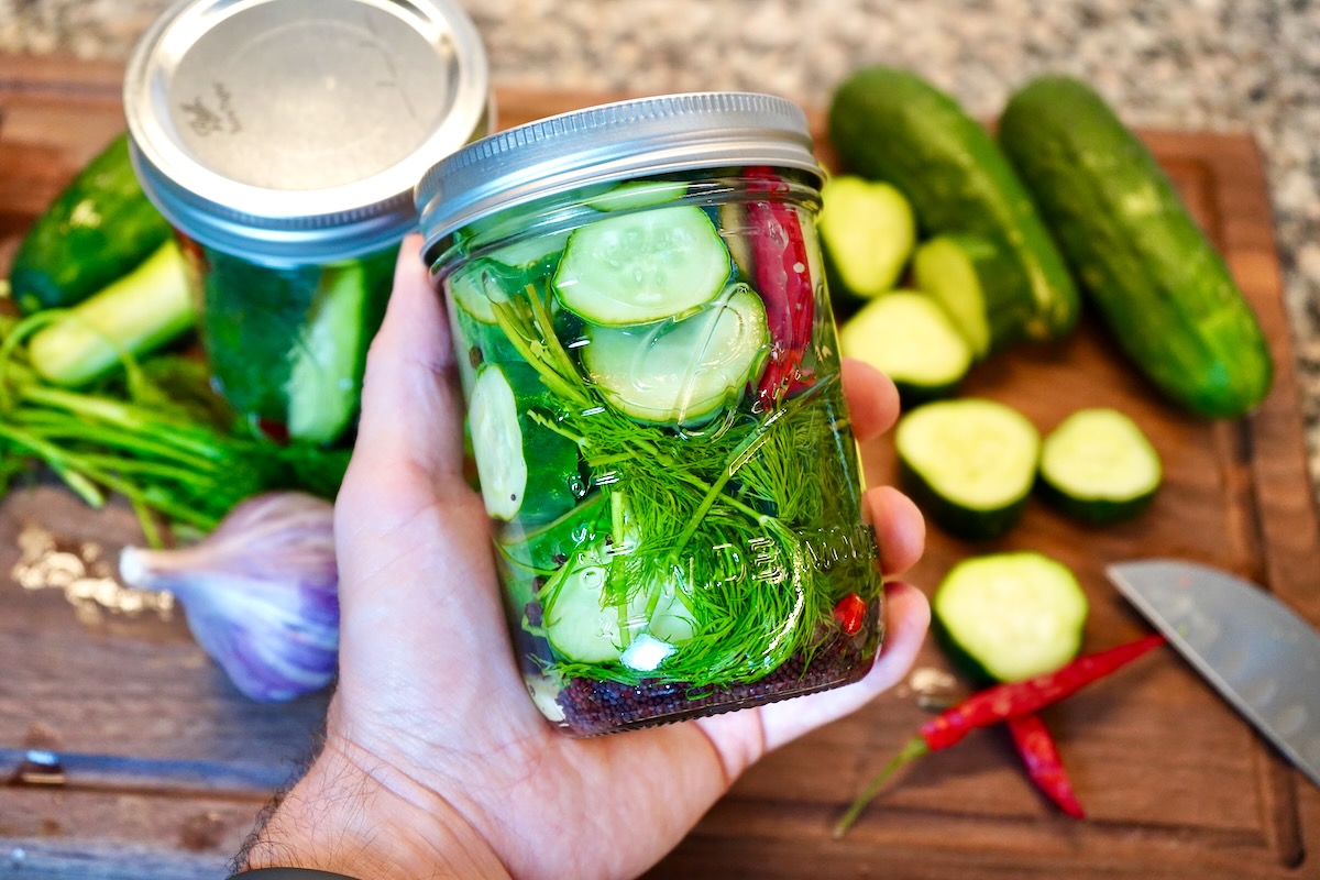 Spicy dill pickles