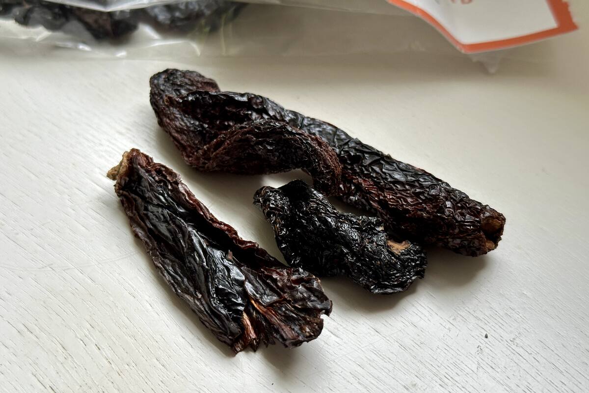 Dried chipotle peppers