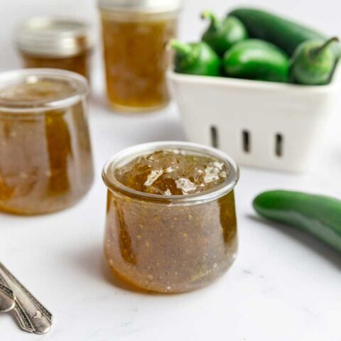 Easy Jalapeño Pepper Jelly Recipe (Only 4 Ingredients) - Pepper Geek